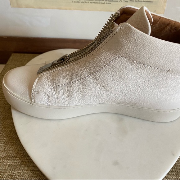 Frye- Lena Zip Sneaker- 7.5 (recommended for 7) - Picture 8 of 15